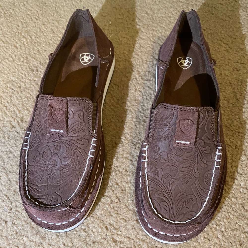 Women’s Ariat brown suede leather cruisers size 7